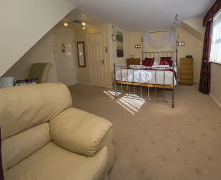 Southview And Indoor Pool Guest house 4*
