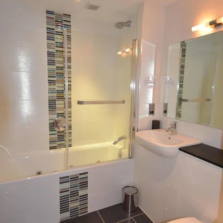 Southview And Indoor Pool Guest house