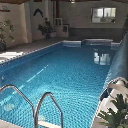 Southview And Indoor Pool Guest house Windermere