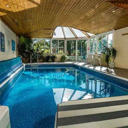 Southview And Indoor Pool 4* Windermere